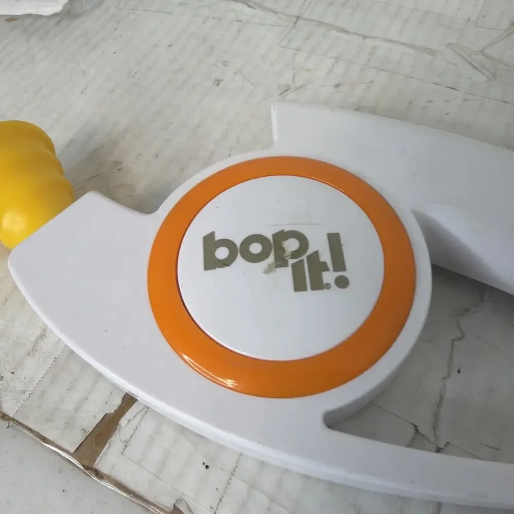 Bop-It! 2018 Hasbro The Classic Game Bop It Twist It Pull It Tested Works